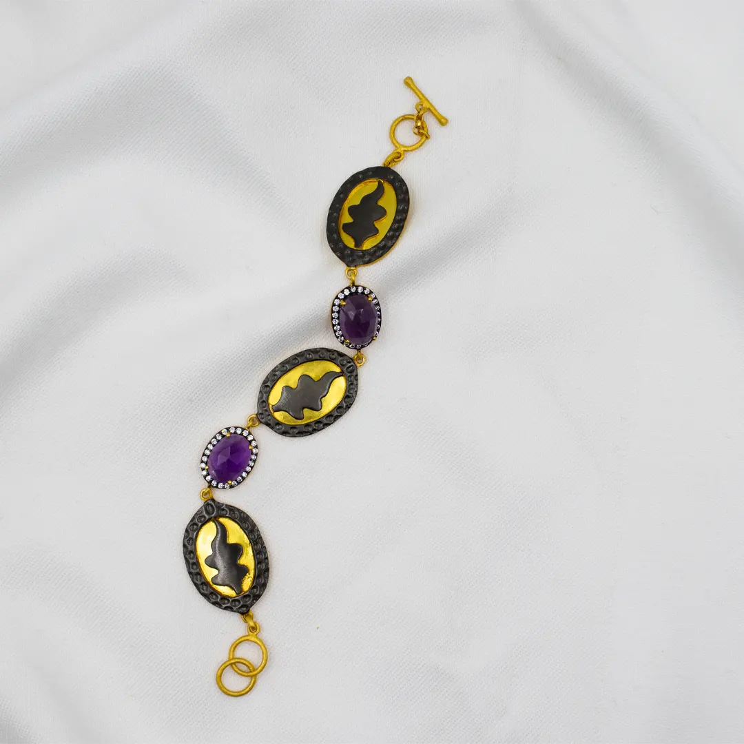 Royal enigma bracelet