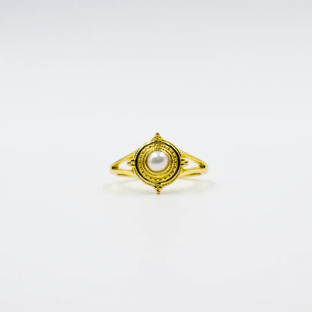 Lustrous Aurelia Ring