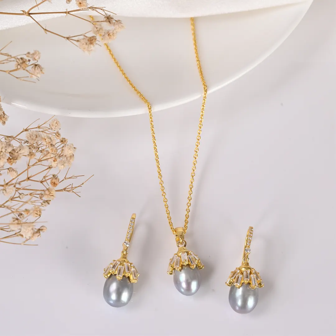 Zircon White & Grey Pearl Pendents