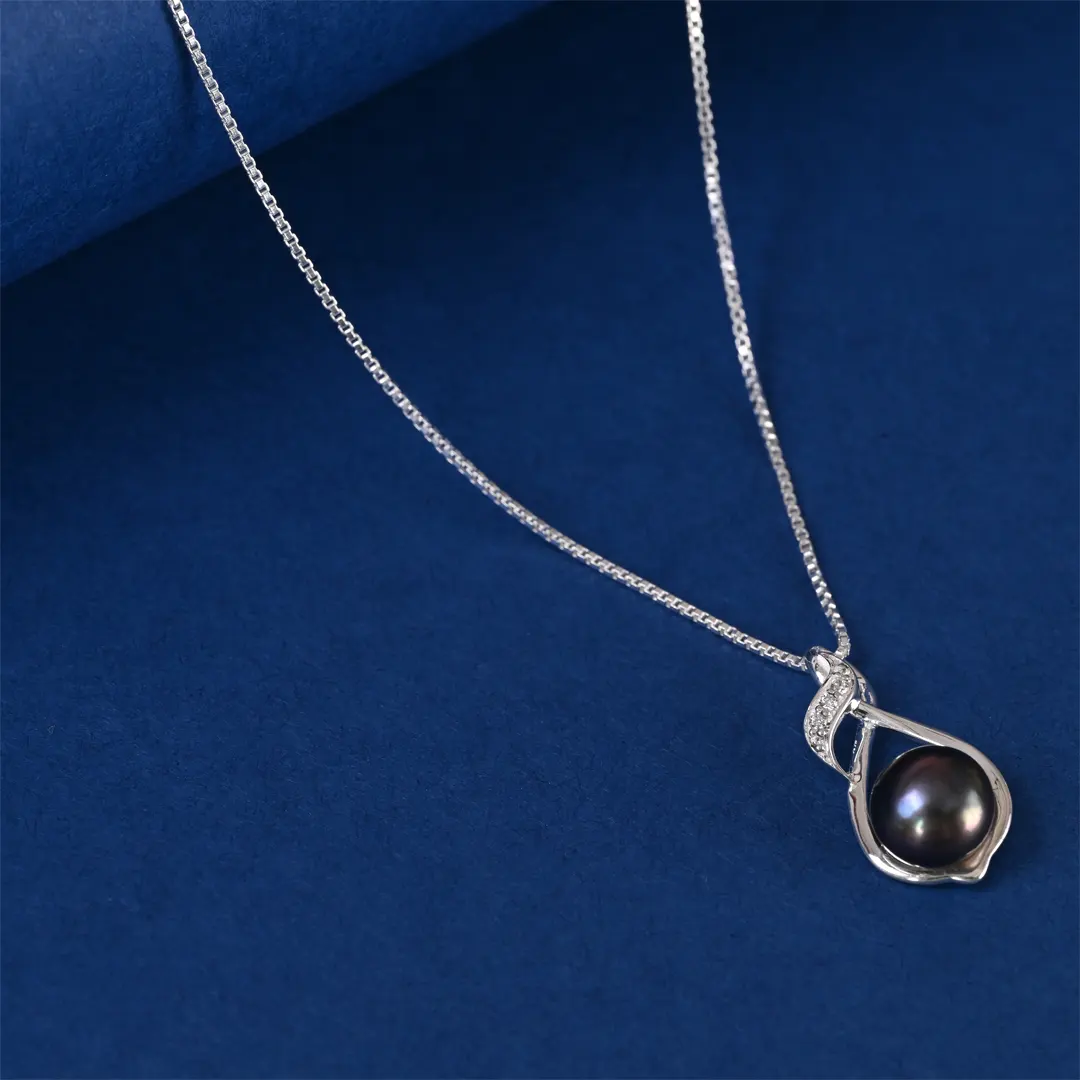 Midnight Pearl Pendant