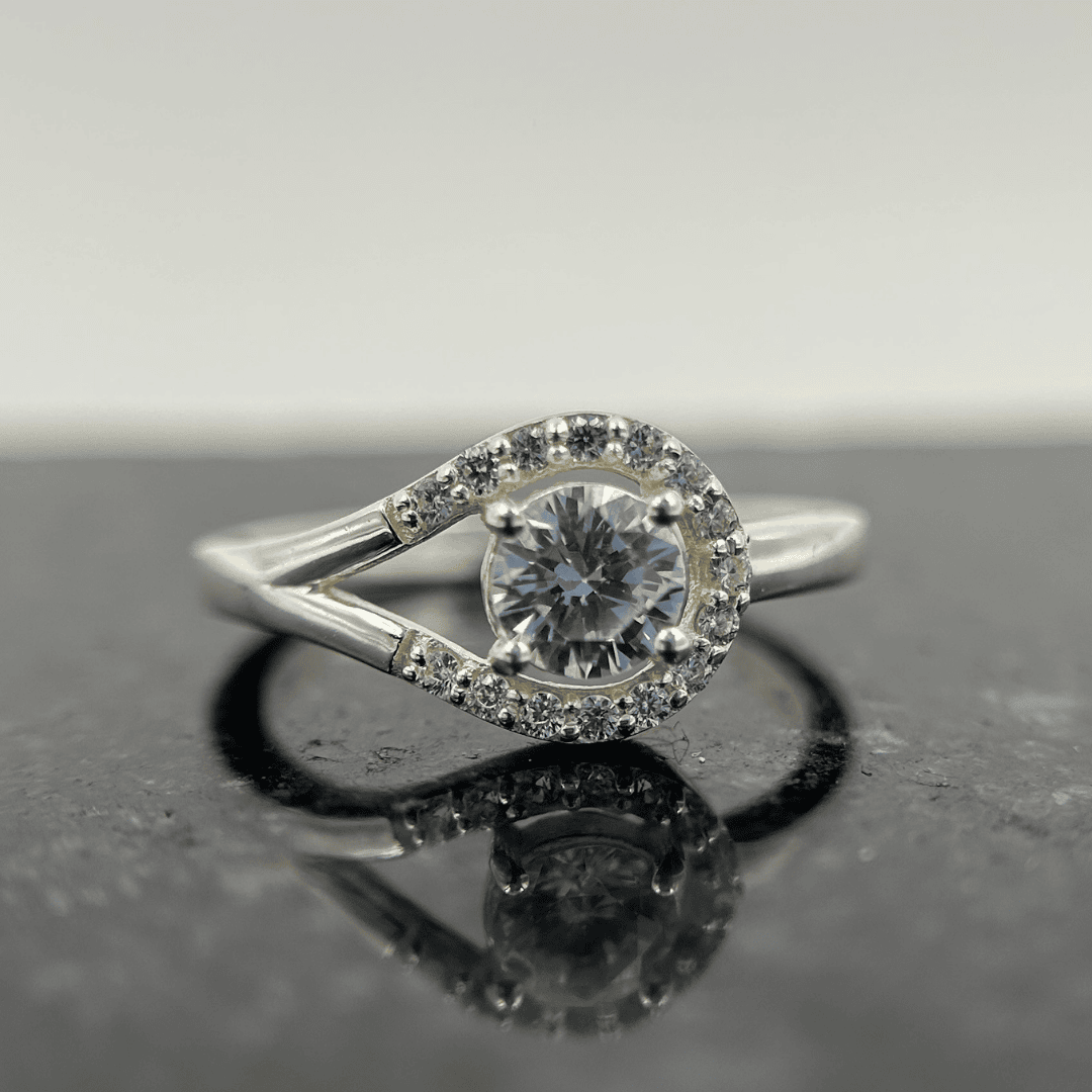 Twilight Cluster – All-round CZ sparkle ring.